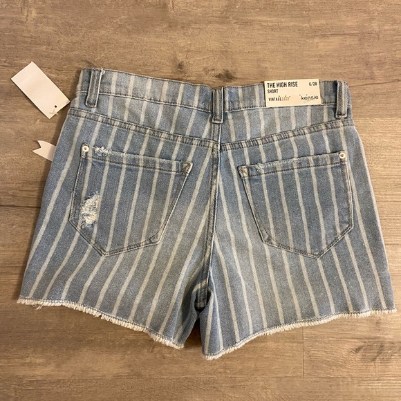 Kensie Vintage Luxe high rise shorts, denim striped, size 6 /28 - Picture 3 of 5